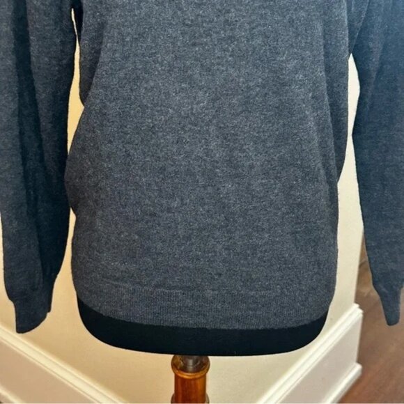 J. Crew Men's Charcoal Sweater 100% Merino Wool V Neck EUC - Picture 4 of 5
